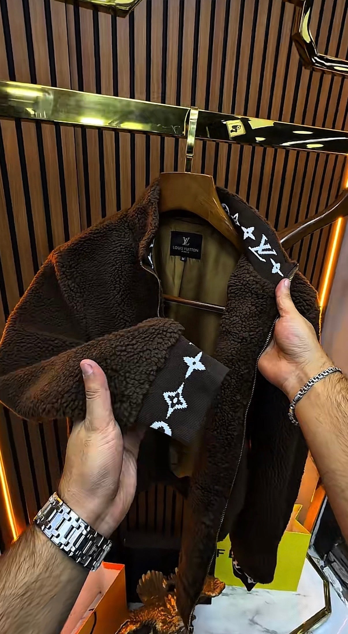 L.V - COLLECTION JACKET REBELS PRIVE'