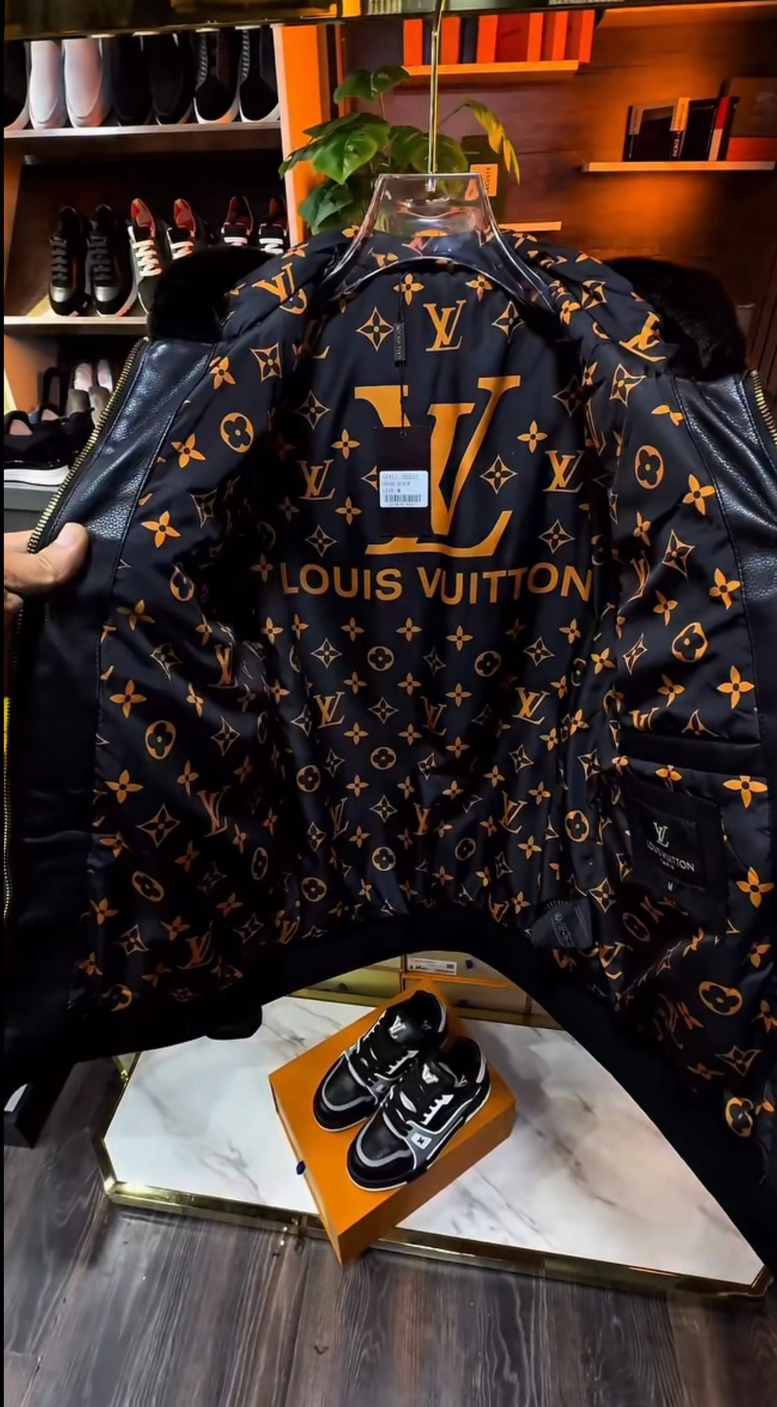 L.V  - COLLECTION JACKET REBELS PRIVE'