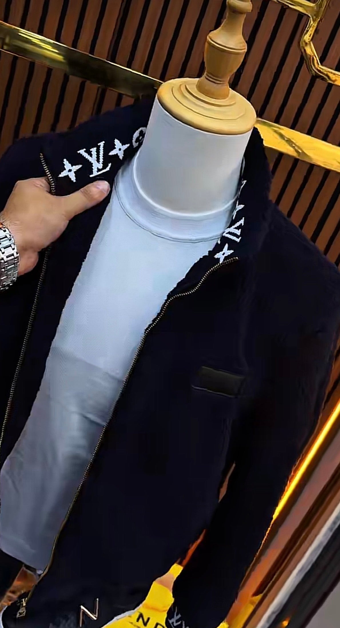 L.V  - COLLECTION JACKET REBELS PRIVE'